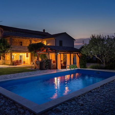 Lavanda Apartments & Room Sveti Lovreč Pazenatički 外观 照片