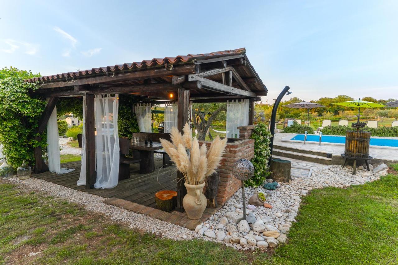 Lavanda Apartments & Room Sveti Lovreč Pazenatički 外观 照片