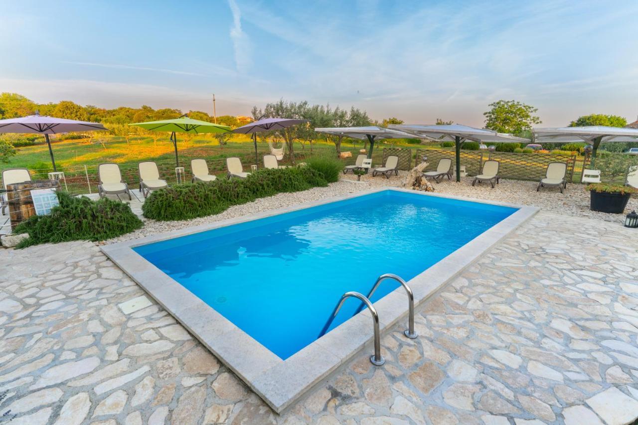 Lavanda Apartments & Room Sveti Lovreč Pazenatički 外观 照片