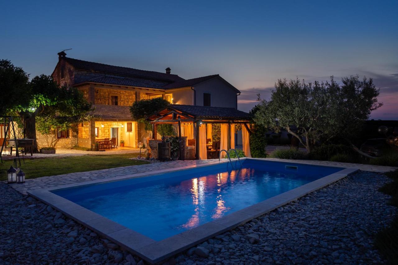 Lavanda Apartments & Room Sveti Lovreč Pazenatički 外观 照片