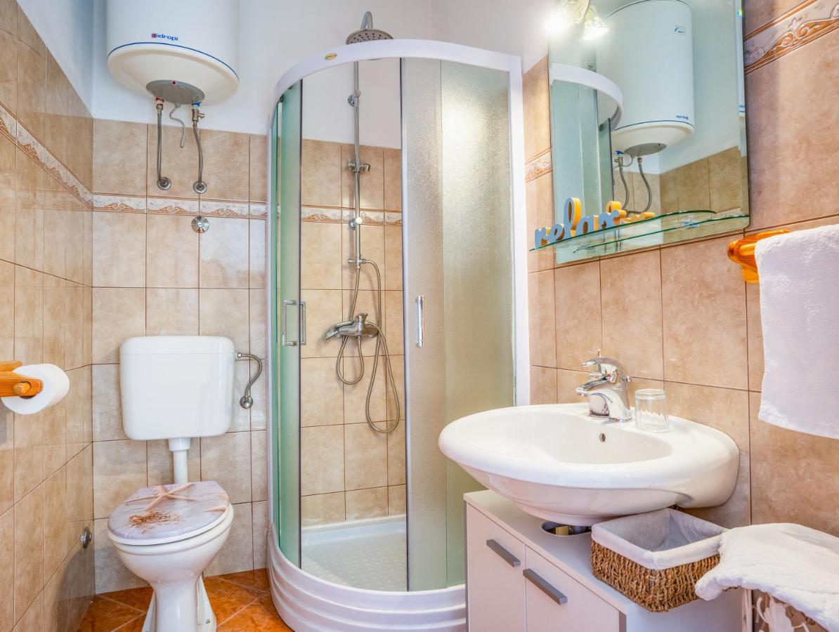 Lavanda Apartments & Room Sveti Lovreč Pazenatički 外观 照片
