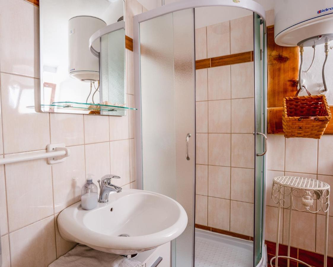 Lavanda Apartments & Room Sveti Lovreč Pazenatički 外观 照片