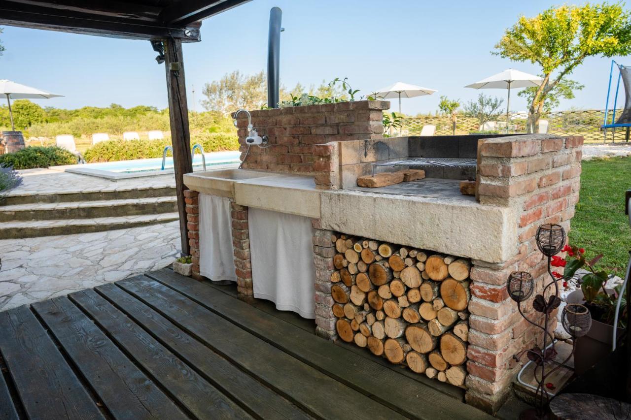 Lavanda Apartments & Room Sveti Lovreč Pazenatički 外观 照片