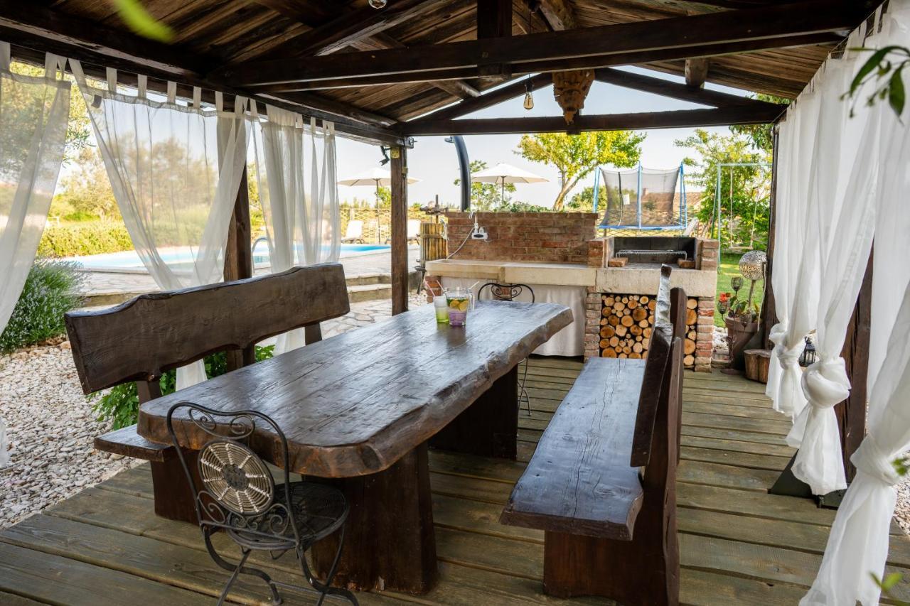 Lavanda Apartments & Room Sveti Lovreč Pazenatički 外观 照片